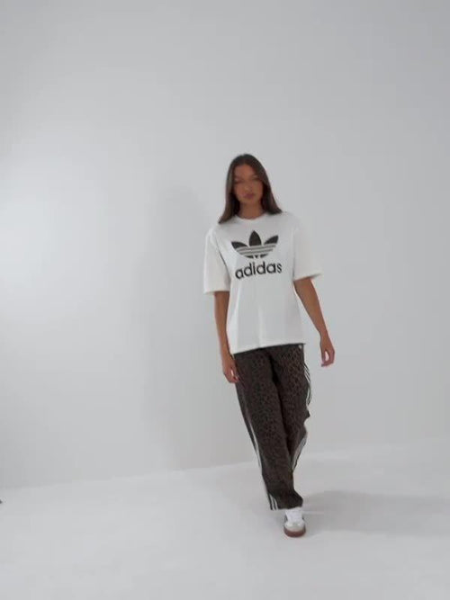 Leopard Print Trefoil Boyfriend T-Shirt