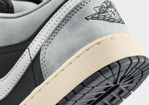 Air 1 Low SE Junior's