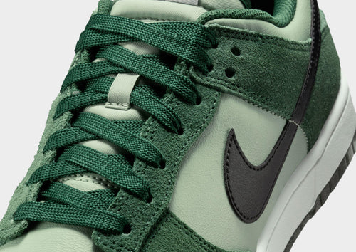 Dunk Low SE