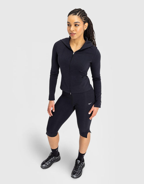Essential Sportswear Chill Knit Capri Leggings