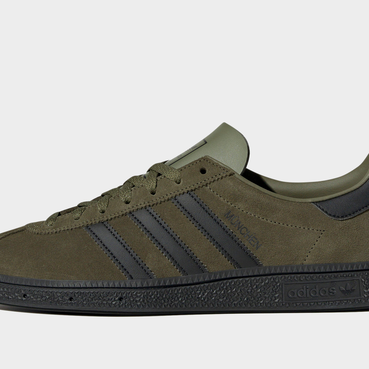 Blue adidas Munchen