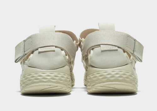 UA710 Women's