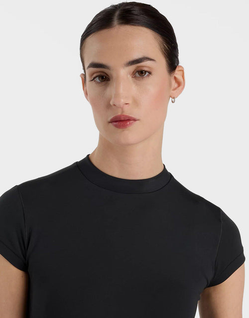Define Fitted T-Shirt