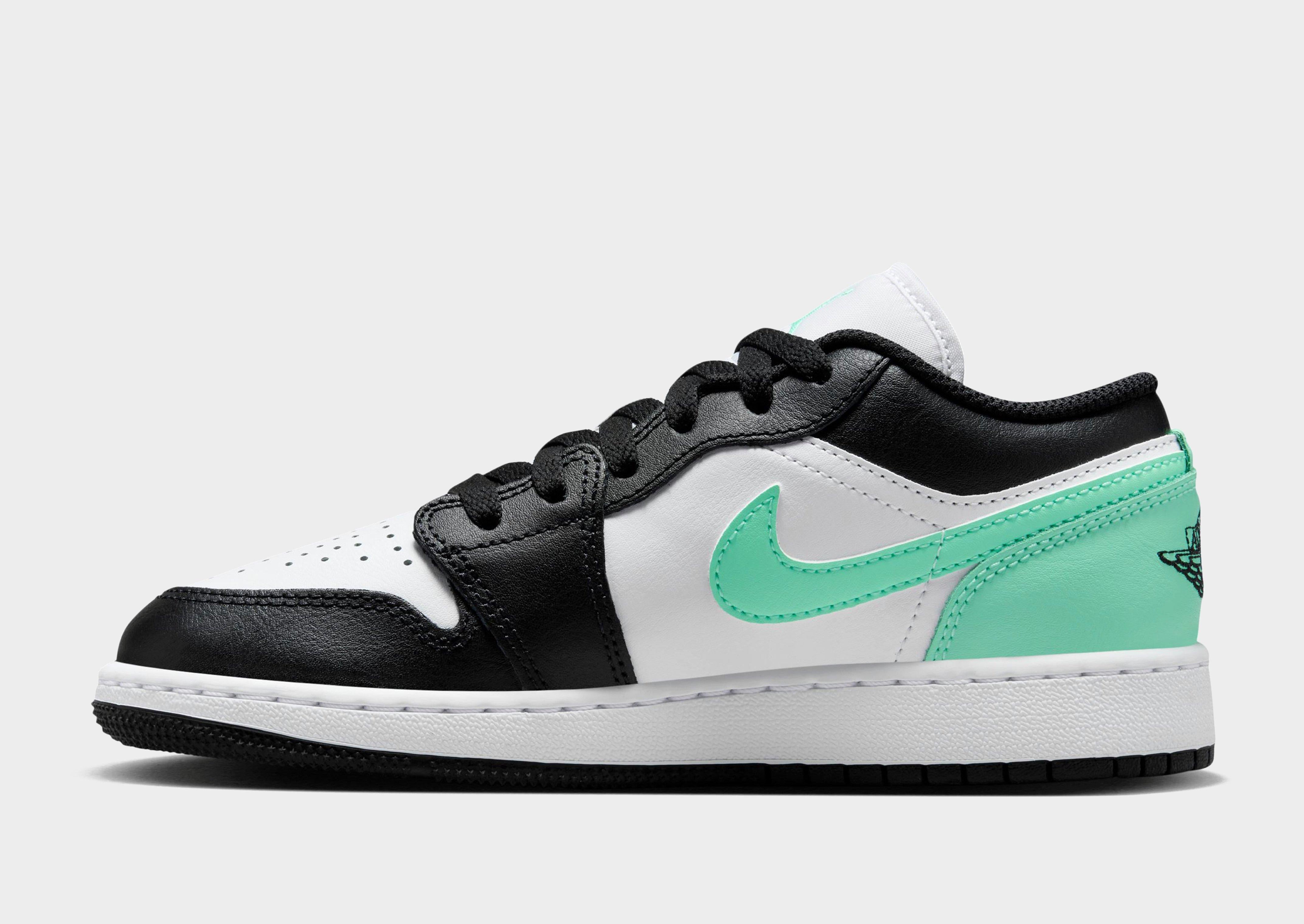 white jordan 1 junior