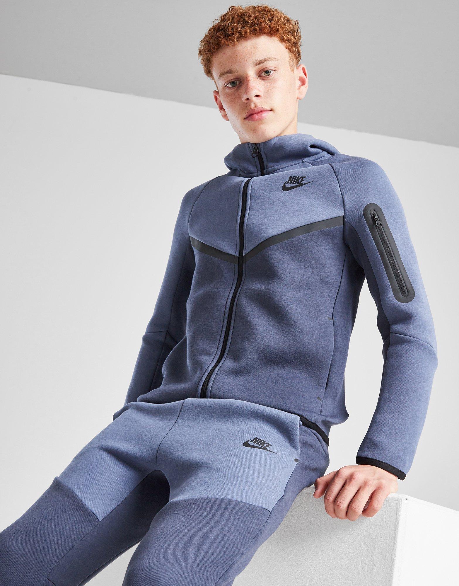 best nike tech fleece color