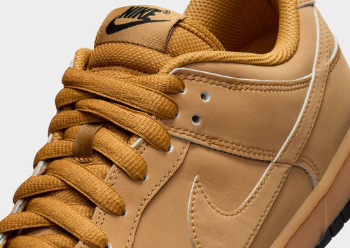 Dunk Low Retro SE