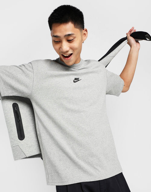 Sportswear Essentials T-Shirt