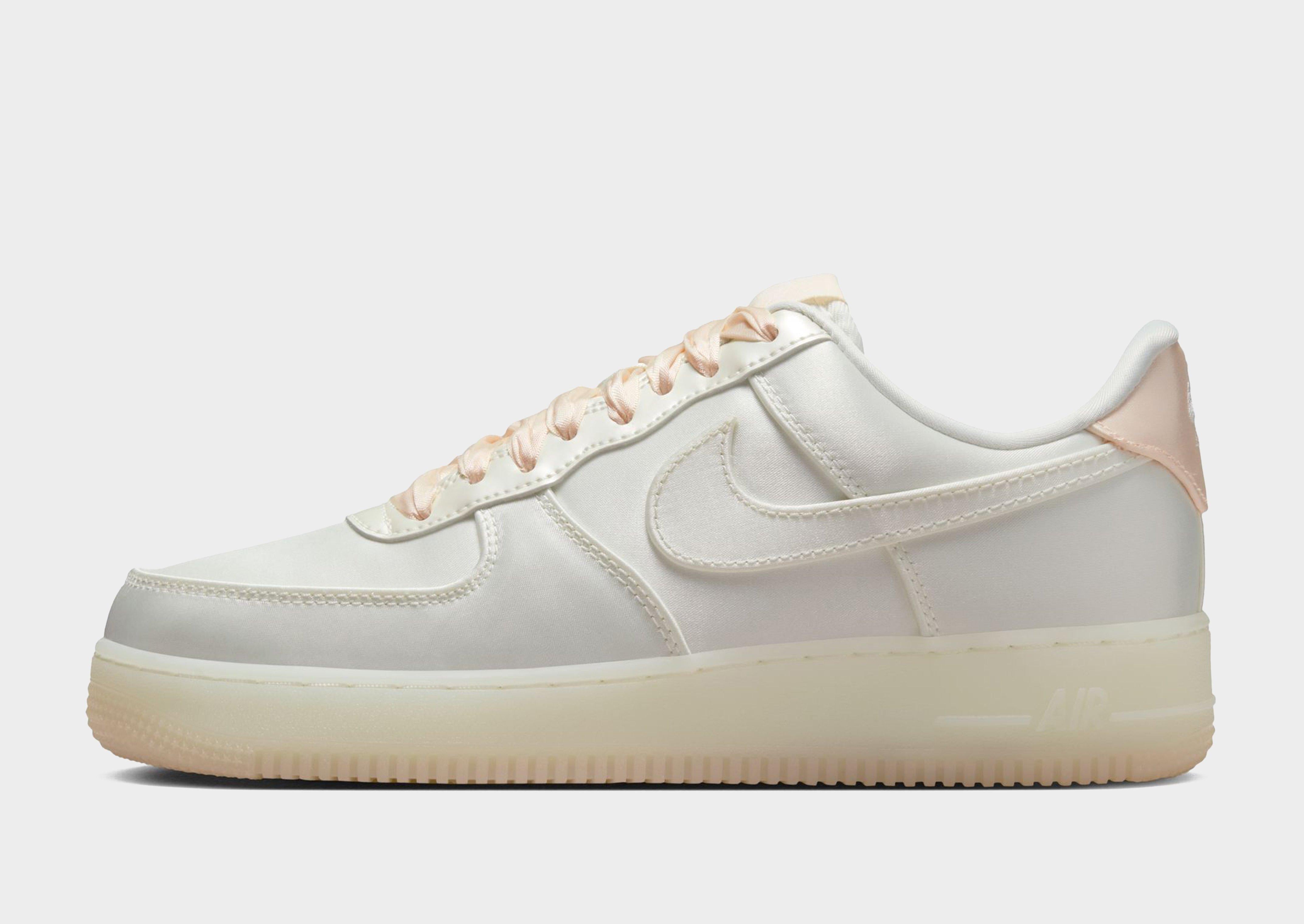 Air Force 1 ’07 LV8 Women's