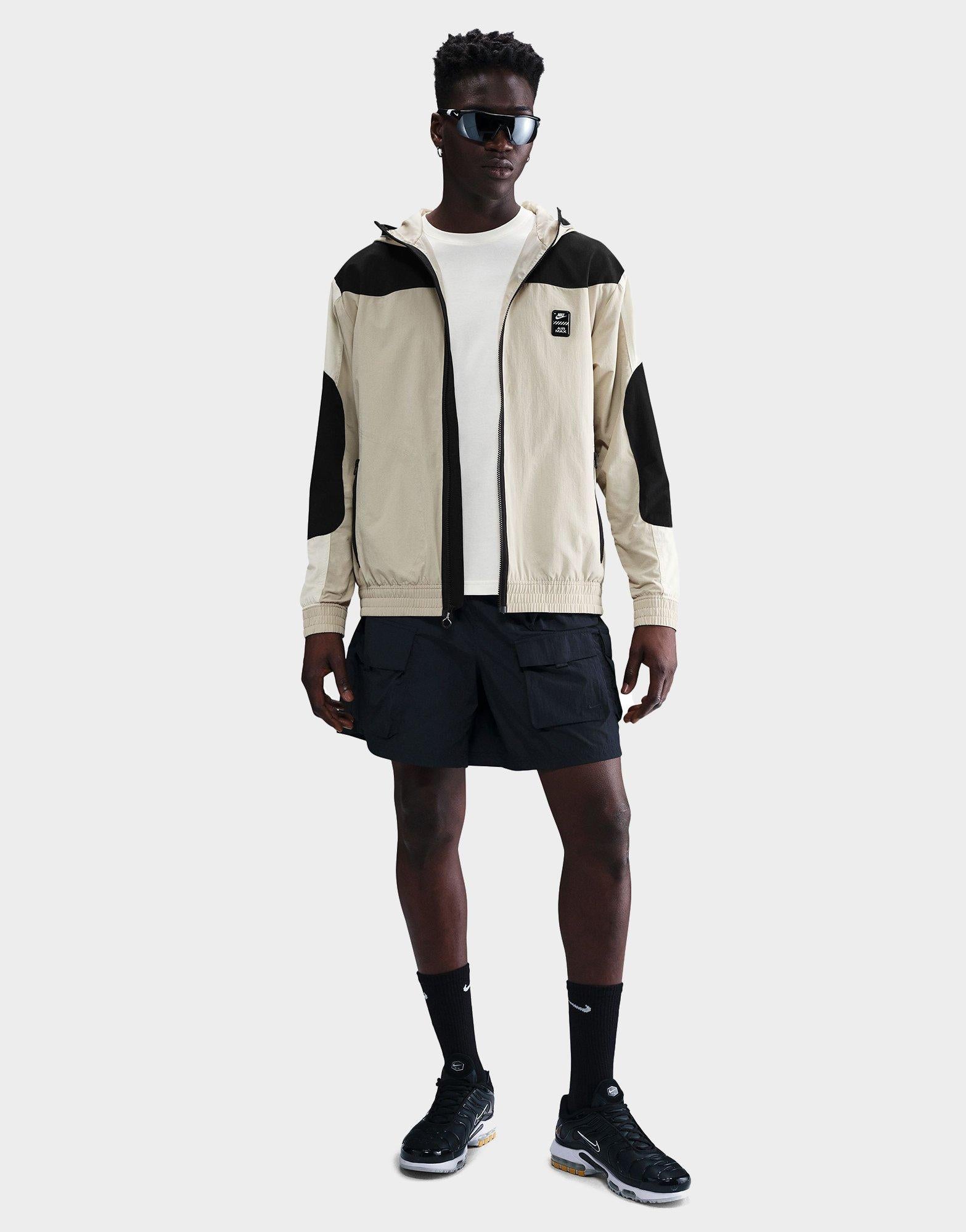 nike sportswear hooded woven jacket