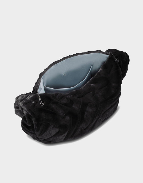 Sportswear Faux Fur Slouchy Bag (19L)