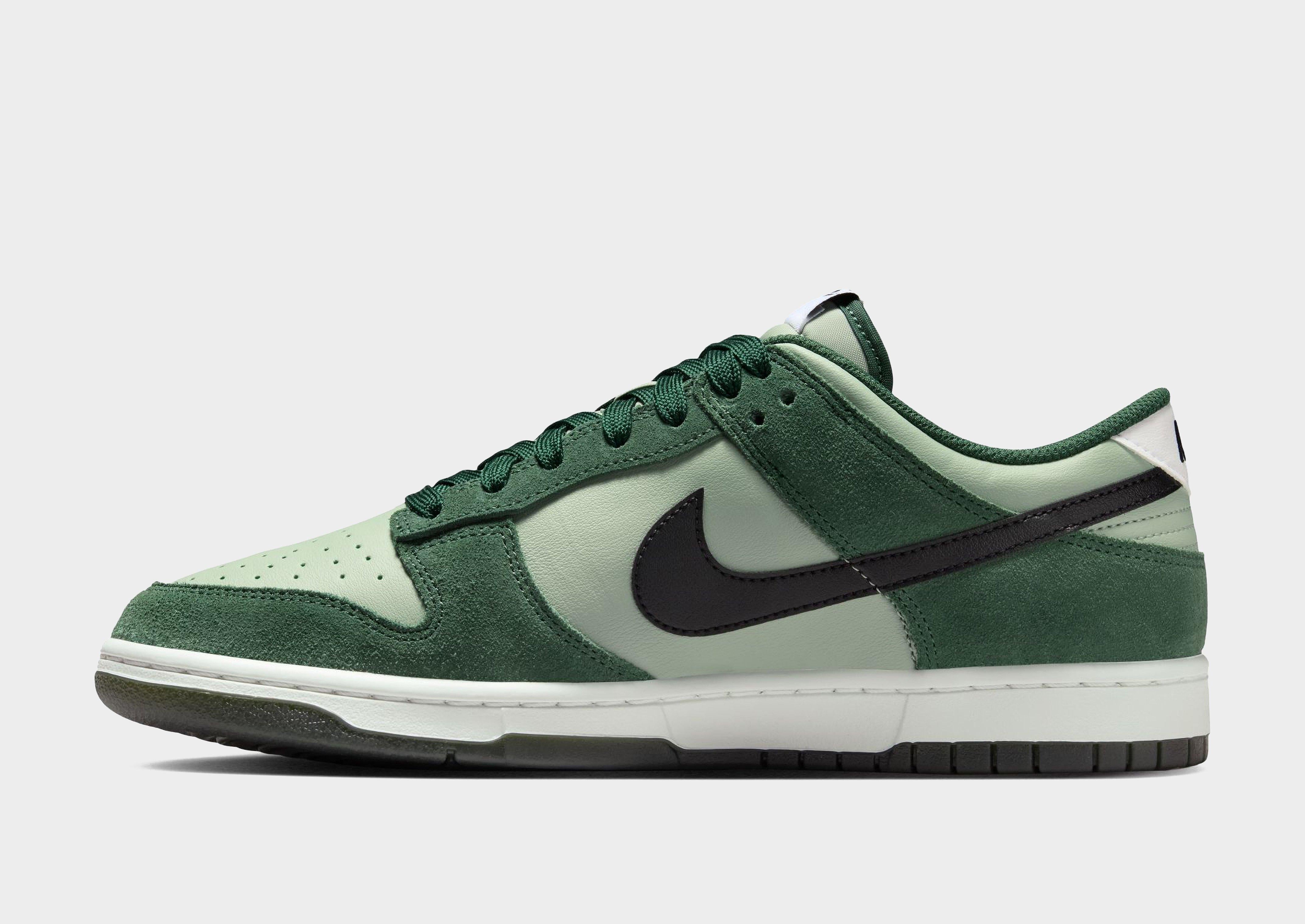 Dunk Low SE