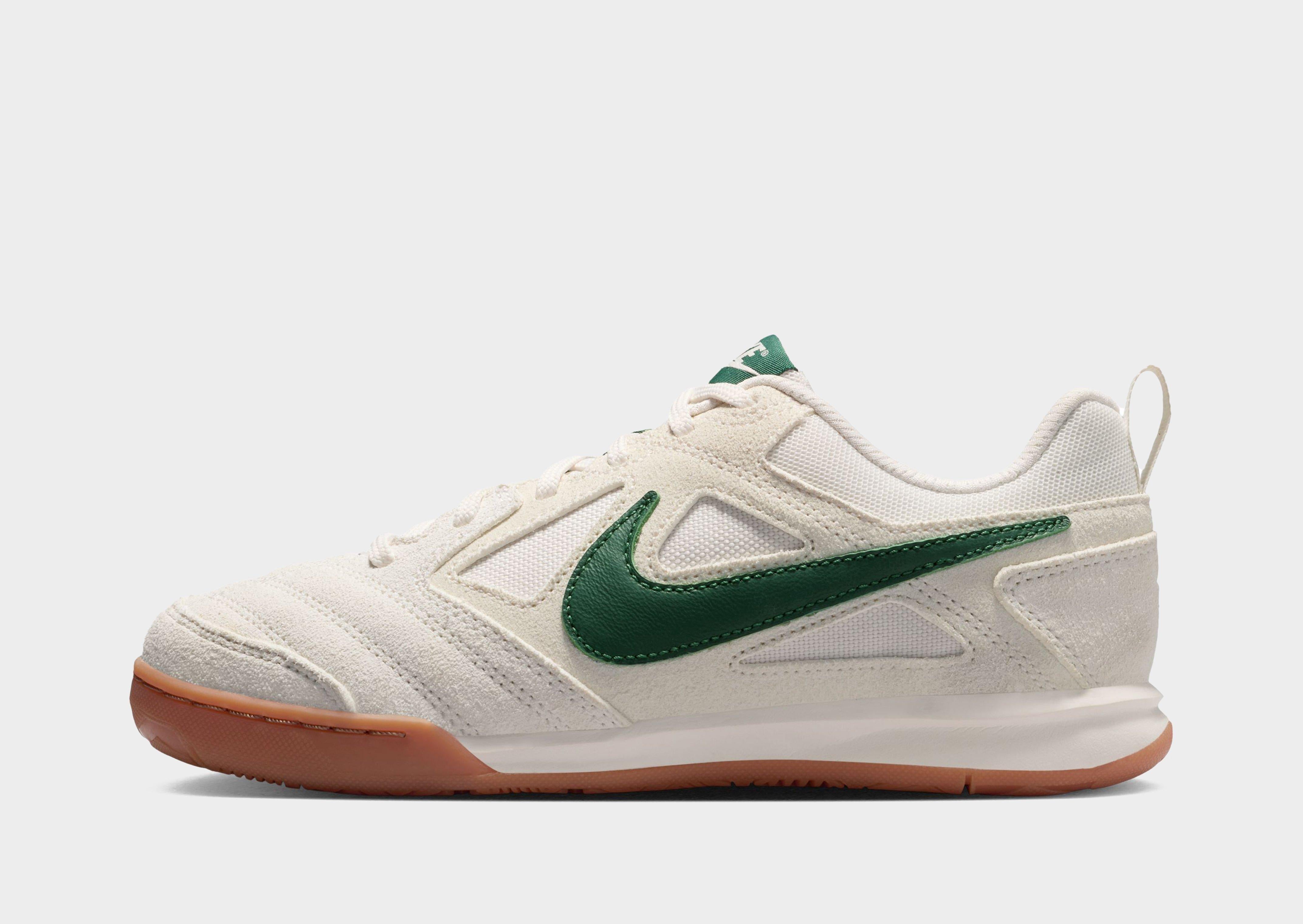 jd green nike trainers