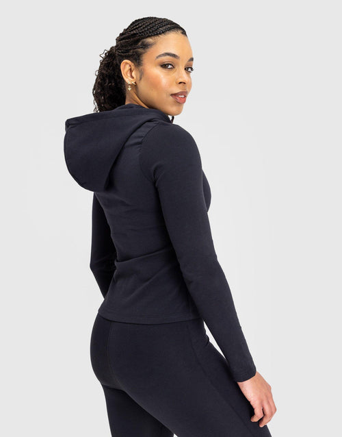 Essential Sportswear Chill Knit Capri Leggings
