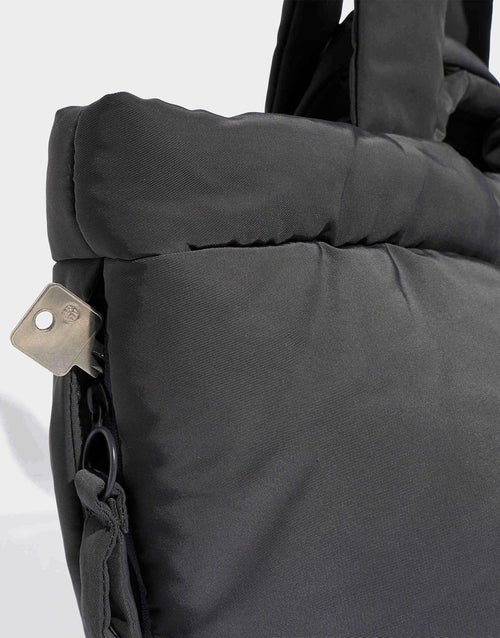 Must Haves Tote Bag (19.7L)