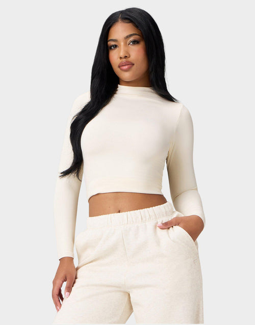 Seamless Long-Sleeve Essential T-Shirt