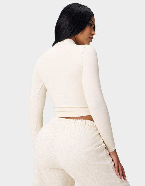 Seamless Long-Sleeve Essential T-Shirt