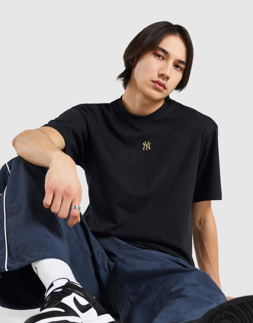 NY Yankees Metallic Embroidered Large T‑Shirt