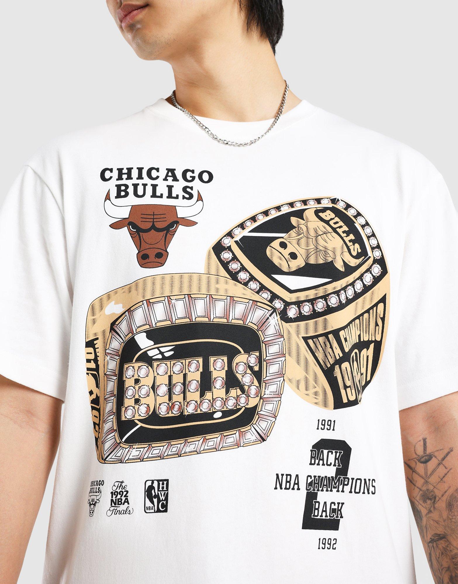 White Mitchell & Ness Back 2 Back T-Shirt Chicago Bulls - JD